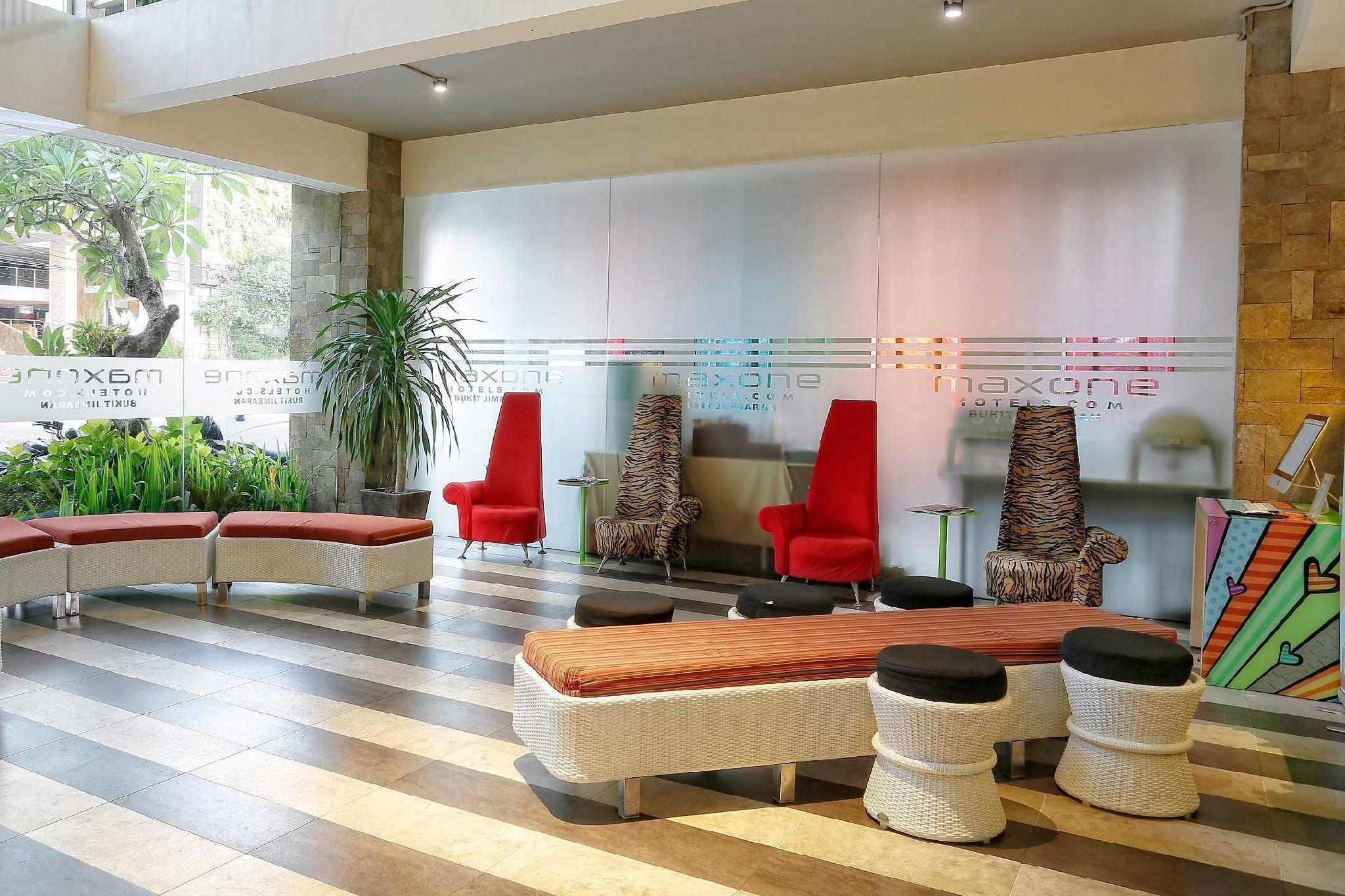 Maxonehotels At Bukit Jimbaran Екстер'єр фото